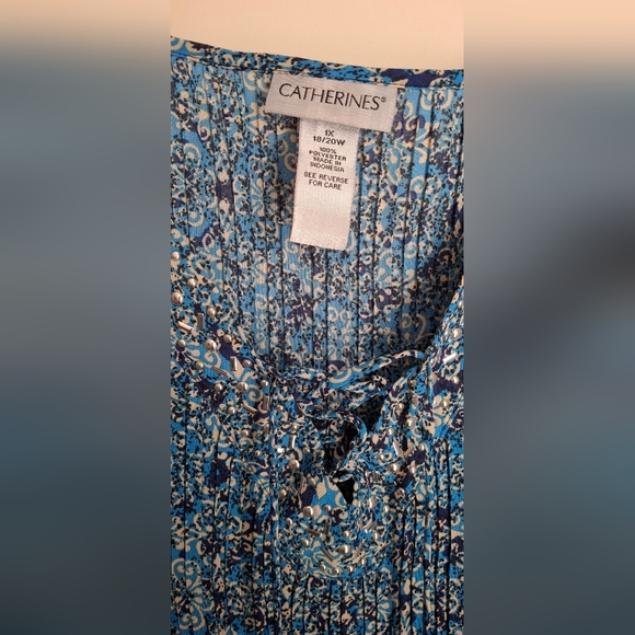 Catherines Accordion Pleat Tunic Sz 1X Blue Print Flare Sleeve Tassel Tie Studs - Picture 3 of 8